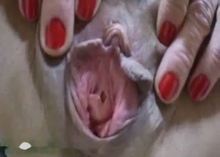 Hot mother shows off her wide-opened hole